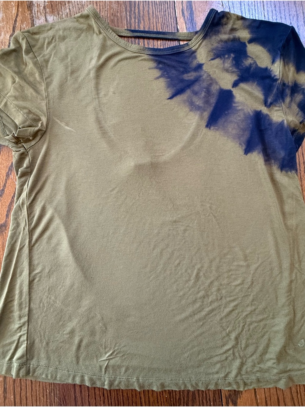 JoyLab Olive Green Short Sleeve Tee with Navy Tie-Dye Accent